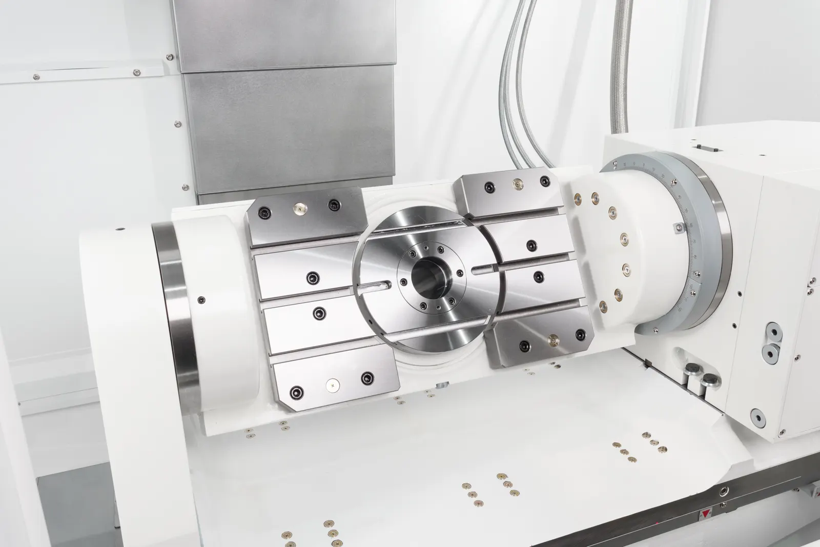 220 mm Face Table on a Micro Dynamics MEGA 30VT CNC machine VMC with a through-hole